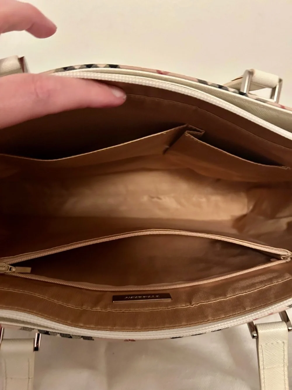 Burberry Nova Check Tote Bag with Vintage Authentic Burberry Scarf. - Picture 6 of 16